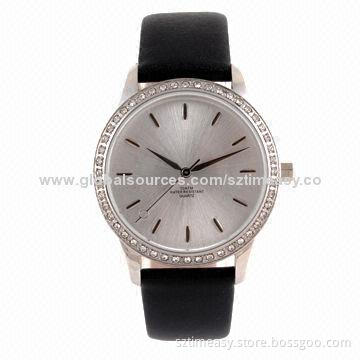Metal watches with luxury diamond on the top ring, genuine leather strap, come in various colors